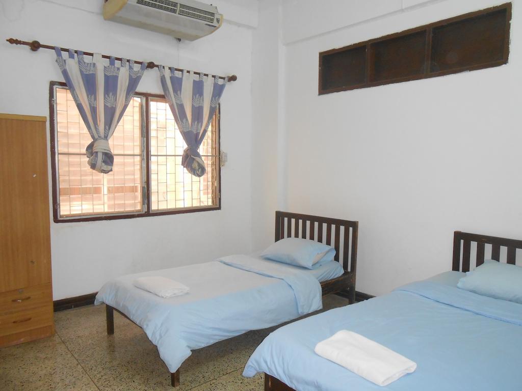 Saysouly Guesthouse Vientiane Quarto foto